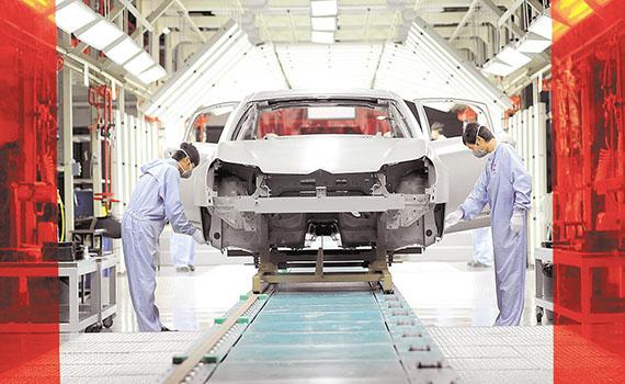 唐山百城百名網媒總編走進神龍公司，近距離了解現代化汽車生產線