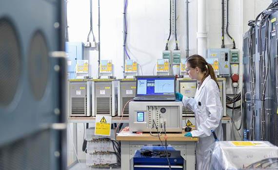 白城六氟磷酸鋰：鋰電池關鍵材料，龍頭強者恒強