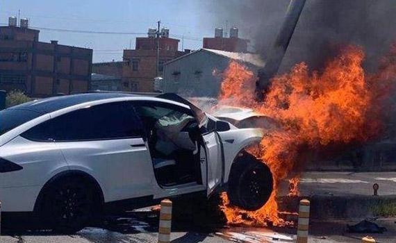 唐山特斯拉起火引發新能源汽車安全爭議 電池技術升級成行業發展關鍵