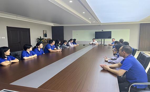 曲塘鎮鎮長蒞臨企業宣傳安全生產