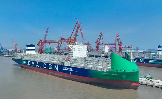 泰州中國智造閃耀國際舞臺：滬東中華交付法國達飛集團清潔能源集裝箱巨輪