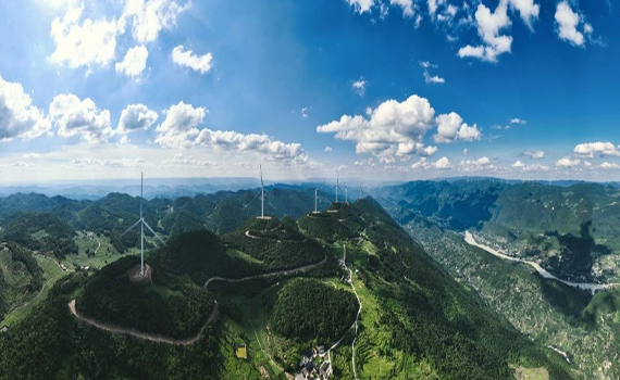 長(zhǎng)春大唐重慶黔江麒麟風(fēng)電二期項(xiàng)目首臺(tái)風(fēng)電機(jī)組成功并網(wǎng)