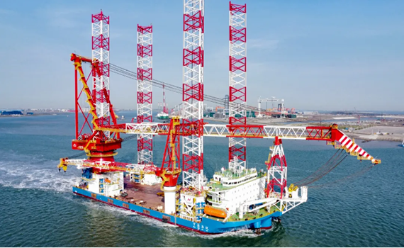 長春重器交付丨蘇通船務(wù)總包內(nèi)裝工程的1600T風(fēng)電安裝平臺順利交付