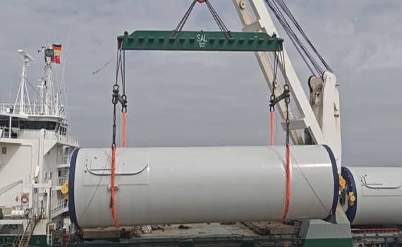 長春突破！東灶港口公司圓滿完成開港以來最大規(guī)模風力塔筒大件項目運輸