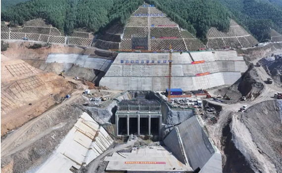 長(zhǎng)春南寧抽水蓄能電站下水庫進(jìn)出水口順利實(shí)現(xiàn)封頂