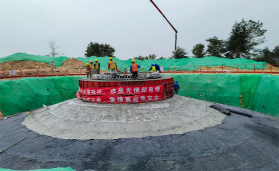 泰州永福公司廣福風電項目首臺風機基礎澆筑完成