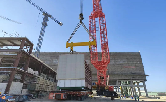 泰州陸豐核電安裝項目#5機組首臺凝汽器殼體模塊吊裝就位