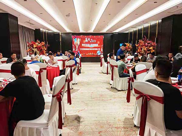 爭分奪秒忙生產  齊心協力沖目標